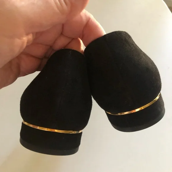 - Tory Burch Gigi Black Flats Leather Gold Logo Size 9 lightly worn - Picture 6 of 7